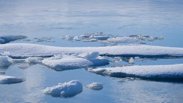 Ocean Waves Washed Icebergs alt