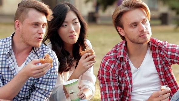 Friends On a Picnic Friends On a Picnic