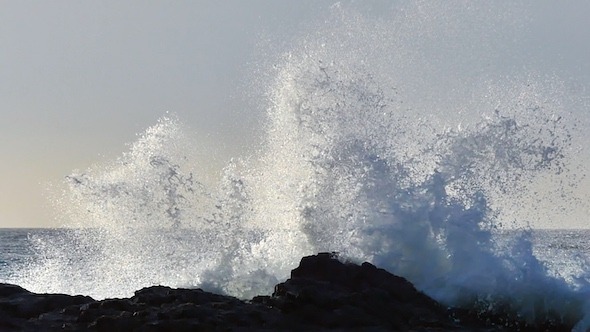Waves Break On The Rocks 2 Waves Break On The Rocks 2