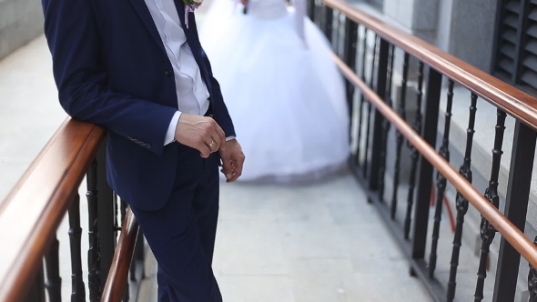 Groom Comes To The Bride Groom Comes To The Bride