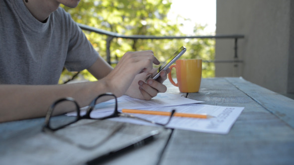 Using Smartphone while Working in Open Area 2 Using Smartphone while Working in Open Area 2