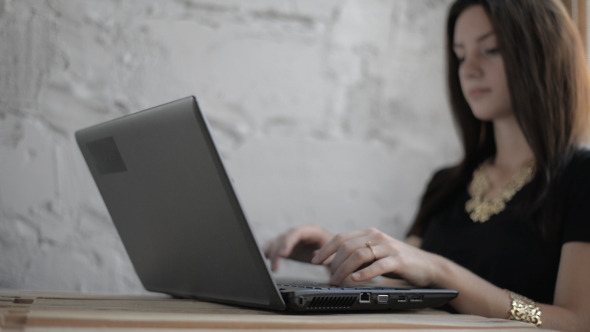 Girl Using Laptop alt