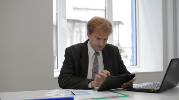 Typing on Tablet and Writing on Paper Typing on Tablet and Writing on Paper