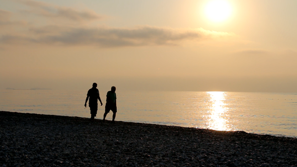 Walking on the Beach alt