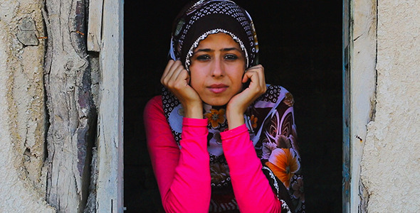 Looking Peasant Girl alt