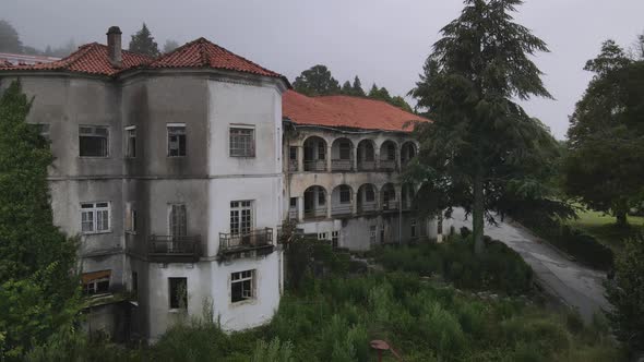 Children Sanatorium at Caramulo, Portugal. Aerial approach alt