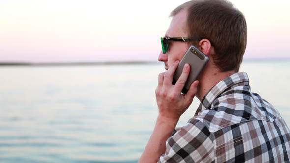 Man Talking on the Phone alt