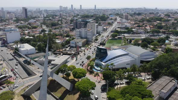 Aerial view of the streets of  Goiania in Brazil. alt