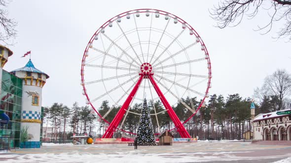 Ferris Wheel and Christmas Tree in Gorky Park Timelapse Hyperlapse Kharkiv Ukraine alt