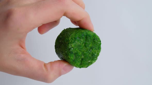Dissolvable Drinks Dissolving Cubes Frozen Green Spinach to Add Superfoods alt