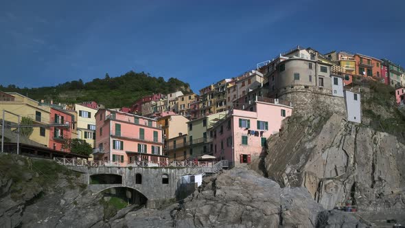 Manarola Timelapse in Cinque Terre, Liguria Italy alt