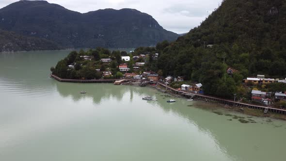Drone footage of Caleta Tortel village without streets at the end of Carretera Austral. Patagonia, C alt