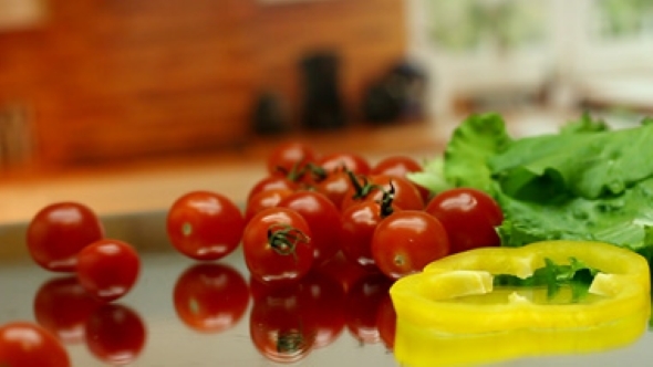  Tomatoes Roll Table-top