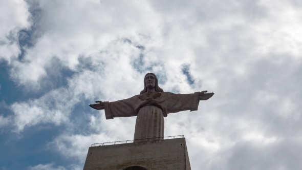 Jesus Christ Monument Cristo-Rei Lisboa In Lisbon alt