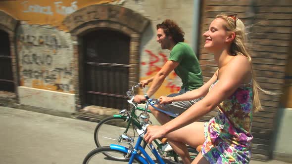 Couple Cycling 12 alt