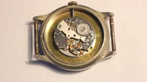 Old Watches Working Mechanism