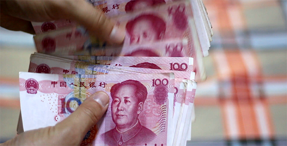 Counting 100 Yuan Banknotes (Total of 10.000 Yuans) alt