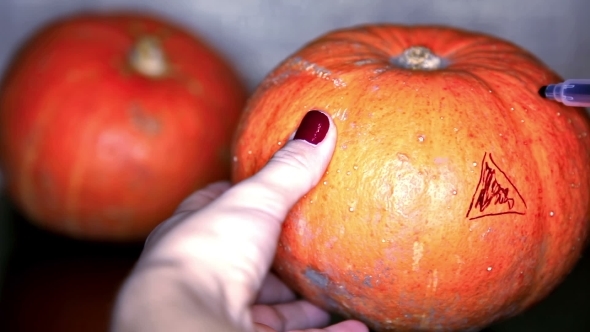 Scary Pumpkin Painting alt