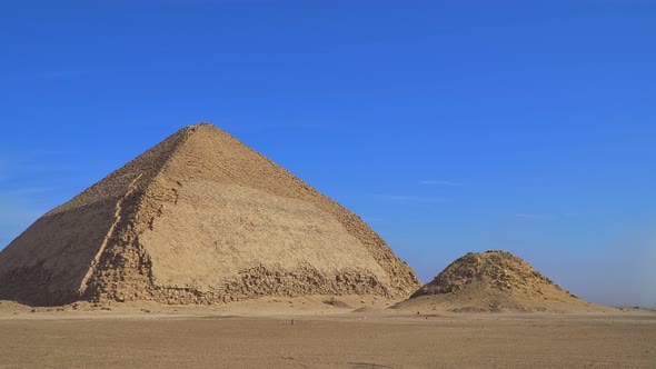 The Bent Pyramid Is an Ancient Egyptian Pyramid In Egypt alt