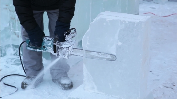 Sculptures Made Of Ice