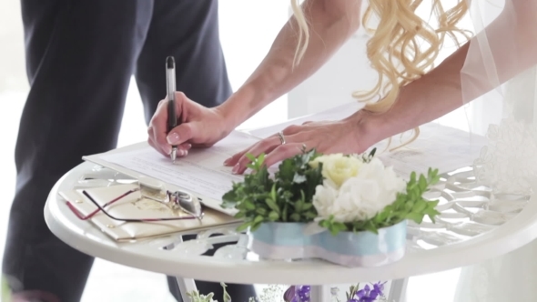 Marriage Sign Contract alt