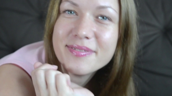 Woman On Sofa, Posing At Camera alt