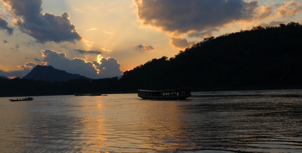 Silhouette Boats alt