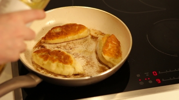 Home Baking In The Frying Pan With Oil