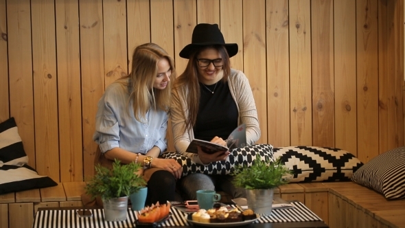 Friendship And Happiness Concept - Two Girls alt