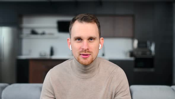 Video Chat with an Confident Young Bearded Man alt