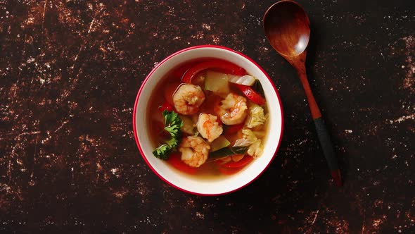 Traditional Tom Yum Spicy Thai Soup with Shrimp alt