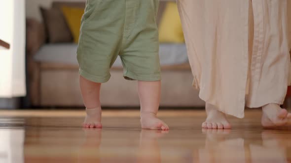 Little Feet Walking Floor alt