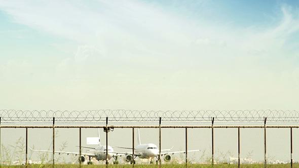 Plane Taxiing to the Runway 08 alt