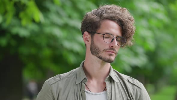 Portrait of a young man alt