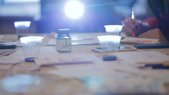 Group Lessons For Lettering For Women. Draw a