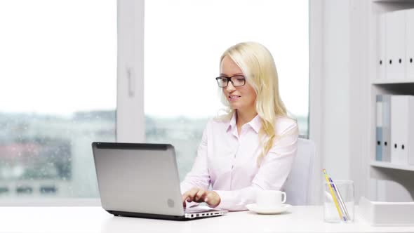 Smiling Woman Secretary Or Student With Laptop alt
