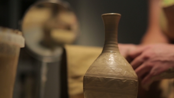 Hands Of a Potter, Creating An Earthen Jar