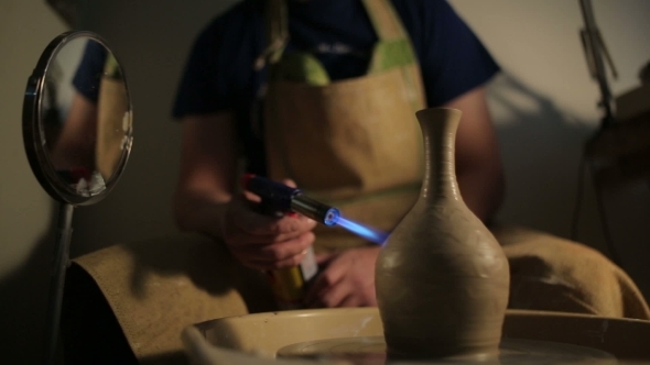 Hands Of a Potter, Creating An Earthen Jar 