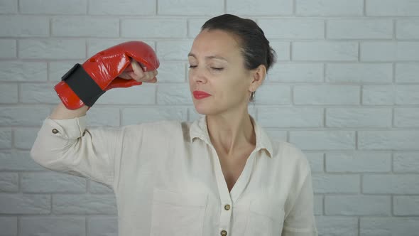 Satisfied Sportswoman alt