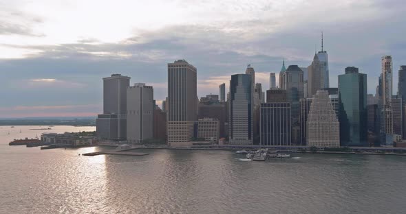 Panoramic View Midtown New York Manhattan Downtown Skyline on Hudson River alt