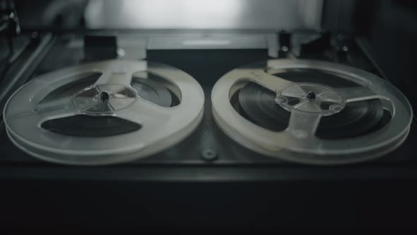 Vintage Tape Recorder Roller alt