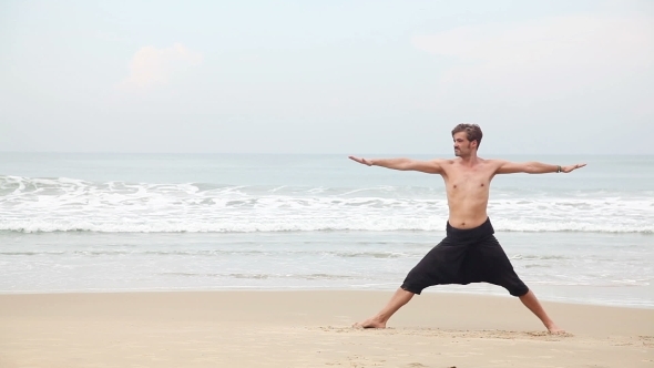 Yoga On The Beach alt