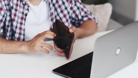 Cashless Payment Digital Banking Man Credit Card alt