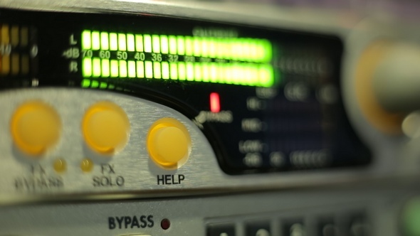 Changing the Audio Level alt