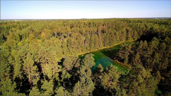 Shot from the Top on the Green Lake in Antu Lake alt