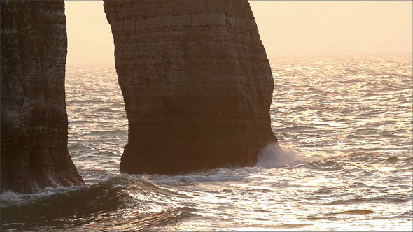 Big Waves Splashing on the Rock Cliff of Etretat alt