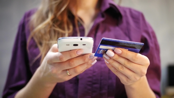 Buying Goods From The Internet On Smartphone