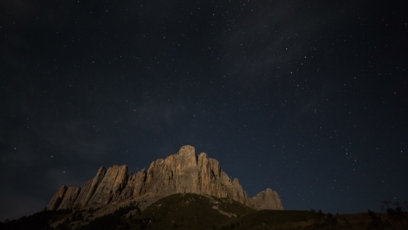 Mountain Big Thach Under The Starry Sky alt
