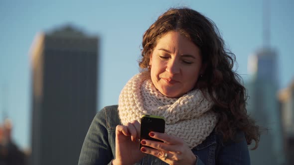 A Beautiful Woman Is Texting alt