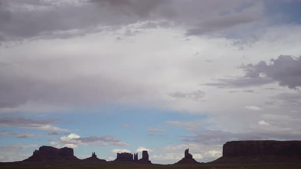 Dramatic Timelapse In Monument National Park 4 alt